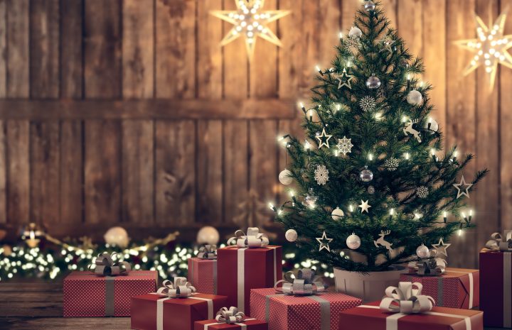 5 Ways to Prolong the Life of your Artificial Christmas Tree